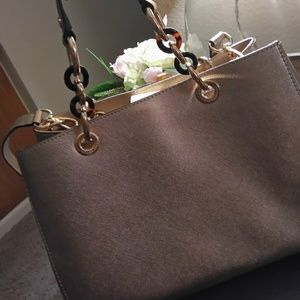 New Michael Kors medium Cynthia gold tote/satchel